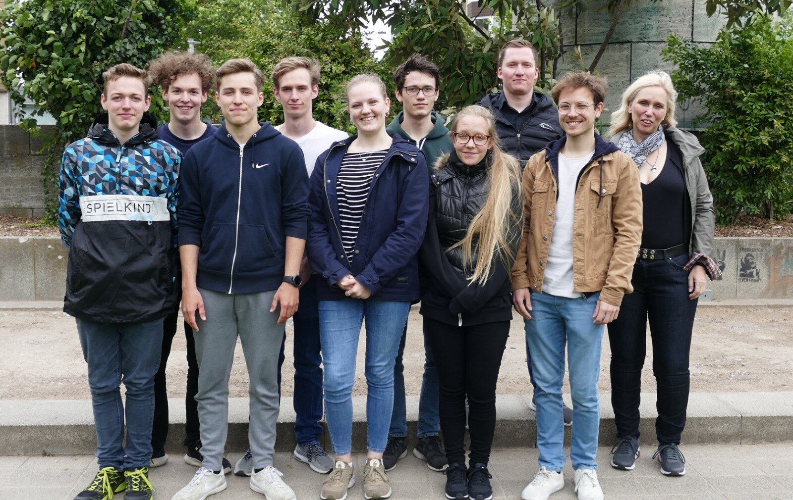 Gruppenfoto der Teilnehmenden vor der Abreise